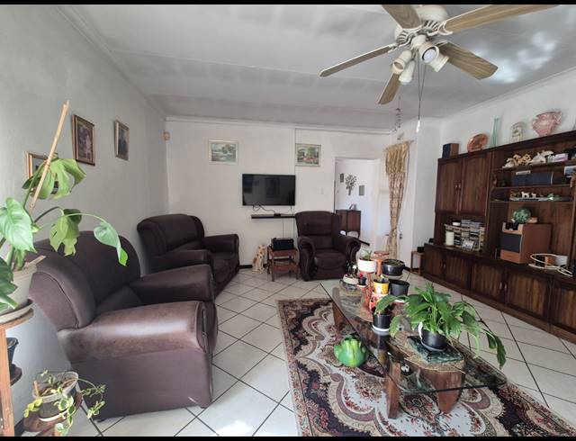 3 BEDROOM FREEHOLD FOR SALE IN VANDERBIJLPARK CE 5